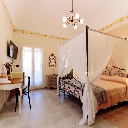 Come Nelle Favole The Classic B&B Toirano Exterior foto